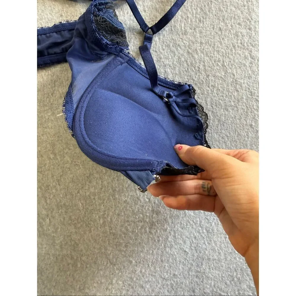 Victoria's Secret plunge lace front clasp navy and black push-up bra 36A
